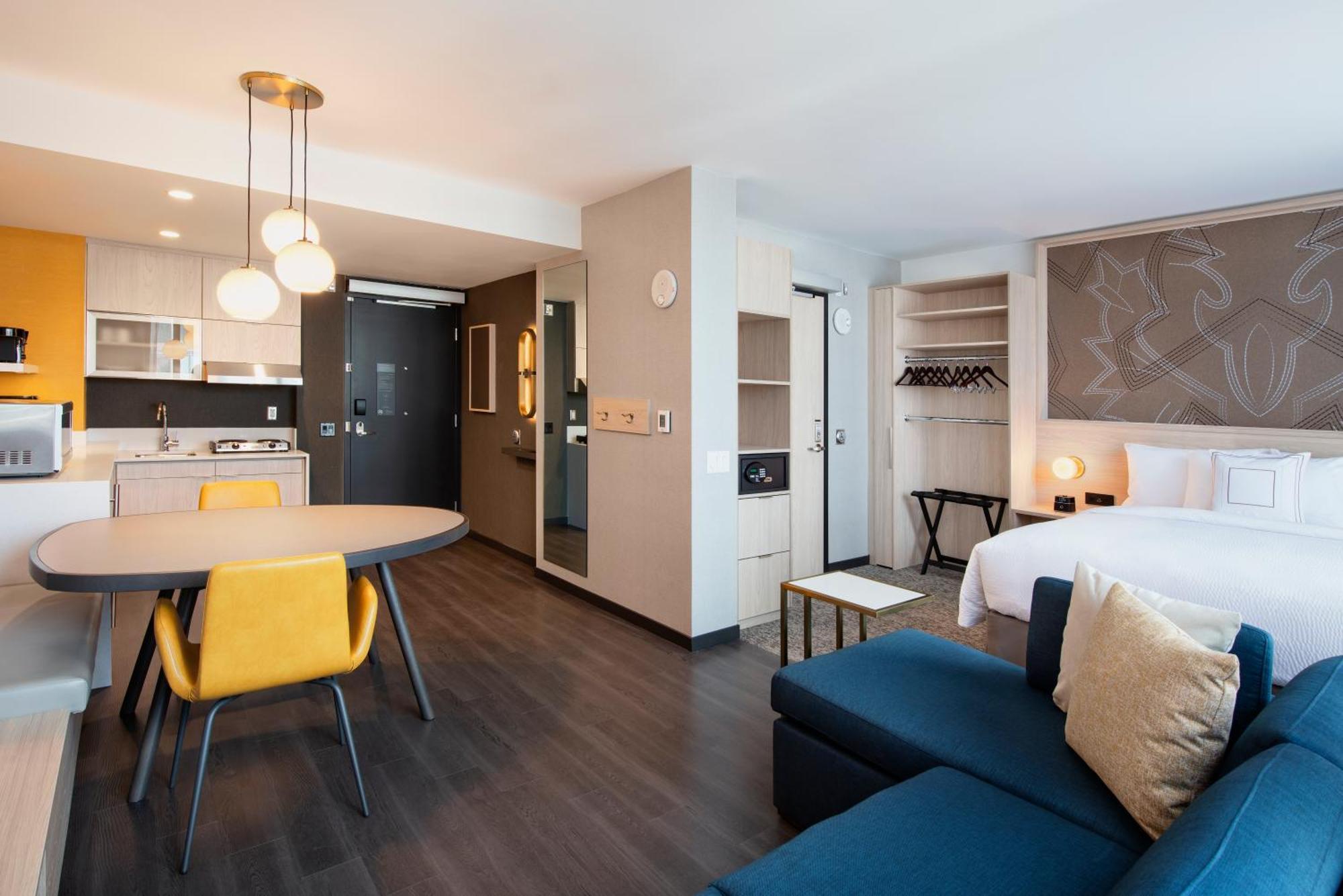 Residence Inn By Marriott Calgary Downtown/Beltline District Екстер'єр фото