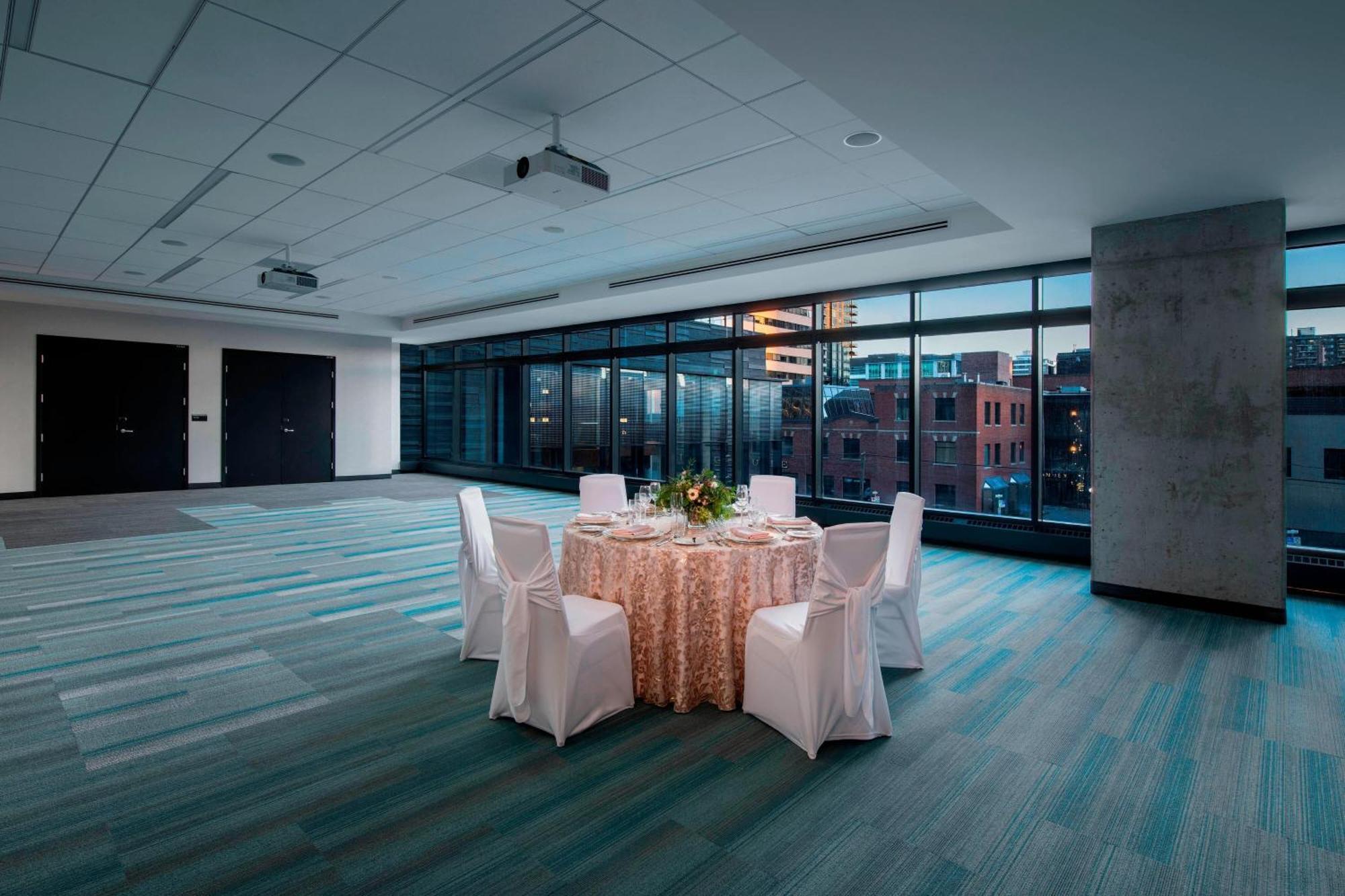 Residence Inn By Marriott Calgary Downtown/Beltline District Екстер'єр фото