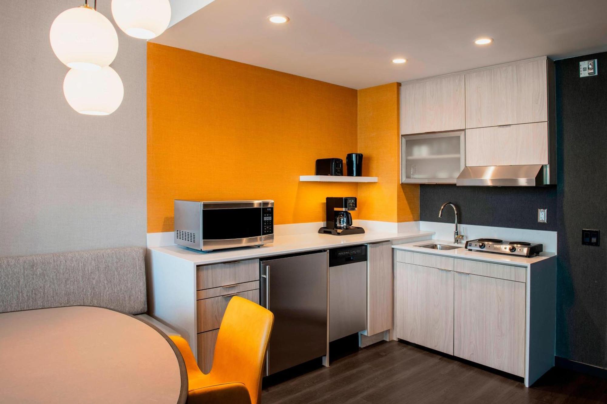 Residence Inn By Marriott Calgary Downtown/Beltline District Екстер'єр фото