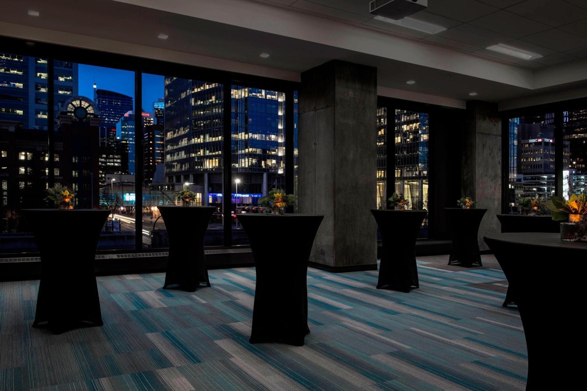 Residence Inn By Marriott Calgary Downtown/Beltline District Екстер'єр фото