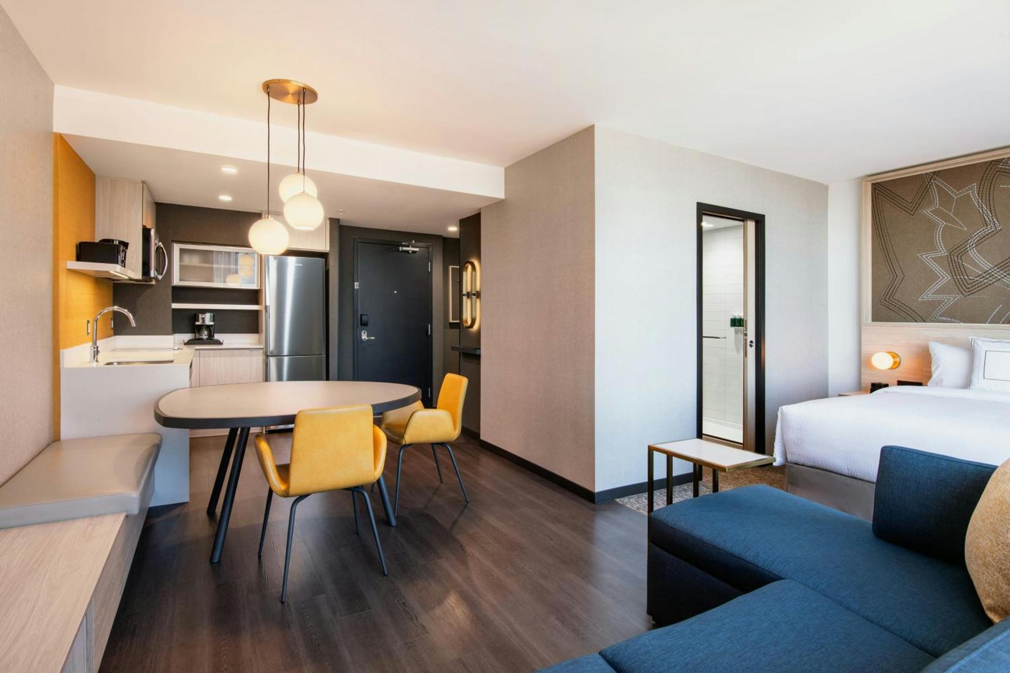 Residence Inn By Marriott Calgary Downtown/Beltline District Екстер'єр фото